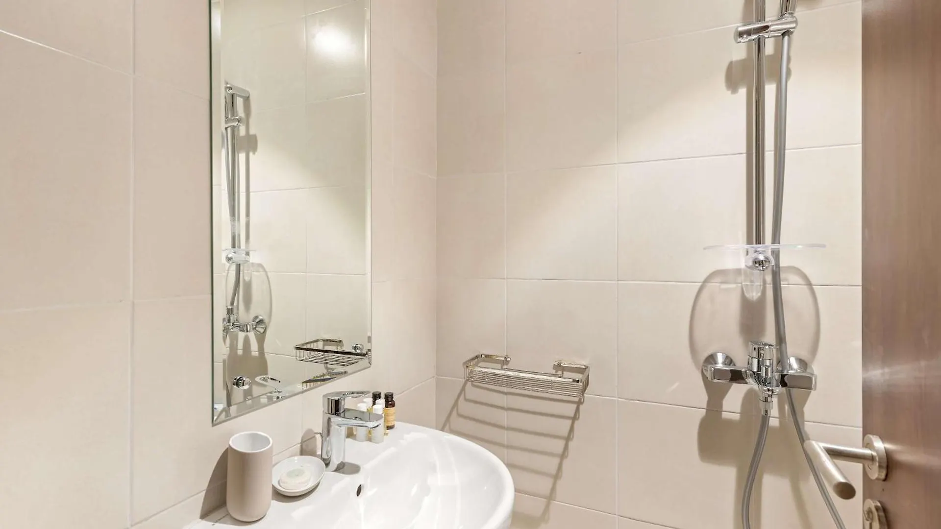Silkhaus Luxury 2Bdr With Maid Room In Ajwan Towers Abu Dabi 0*,  Birleşik Arap Emirlikleri