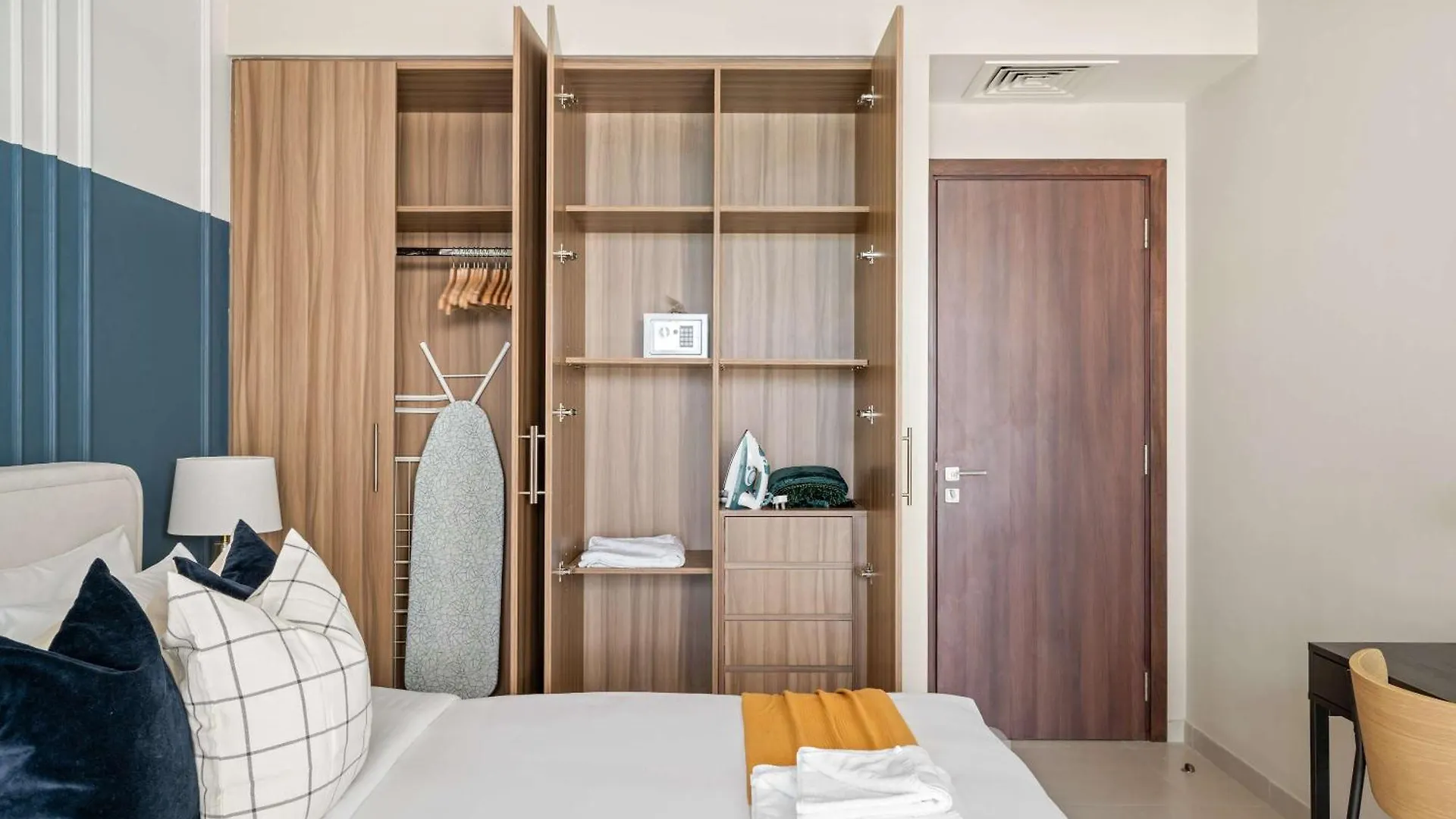 Daire Silkhaus Luxury 2Bdr With Maid Room In Ajwan Towers Abu Dabi
