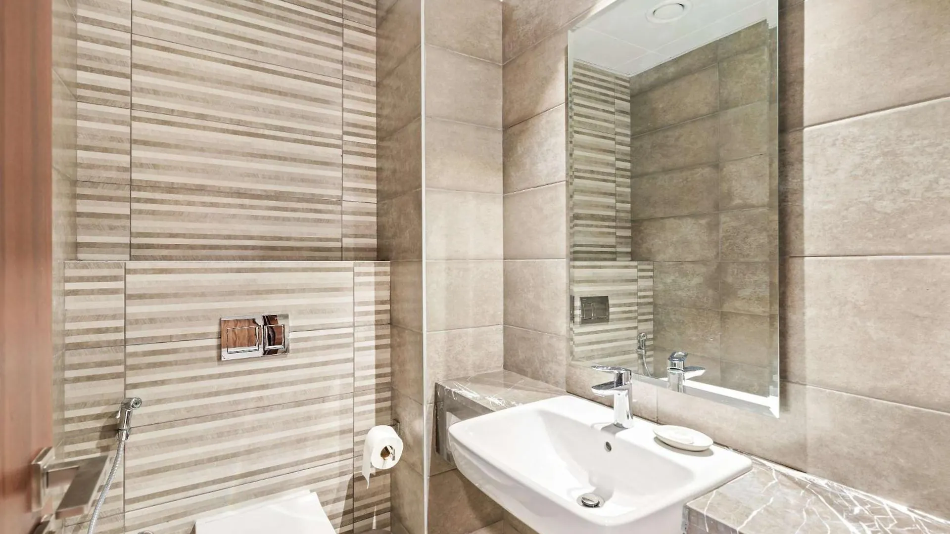 Daire Silkhaus Luxury 2Bdr With Maid Room In Ajwan Towers Abu Dabi
