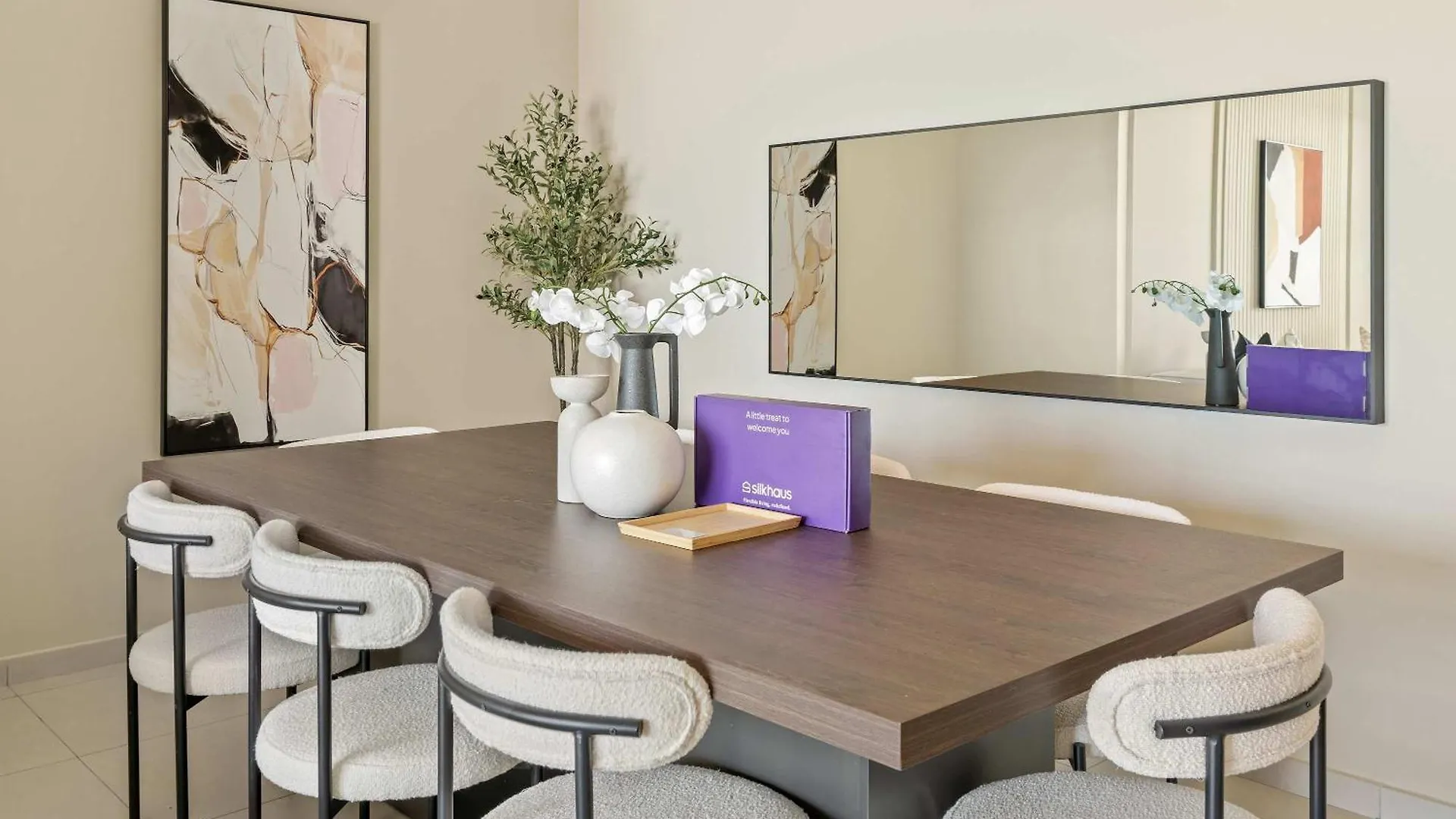 Silkhaus Luxury 2Bdr With Maid Room In Ajwan Towers Abu Dabi