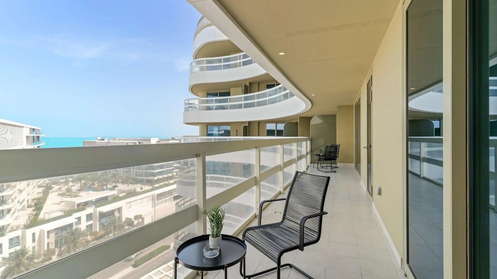 Silkhaus Luxury 2Bdr With Maid Room In Ajwan Towers Abu Dabi Daire